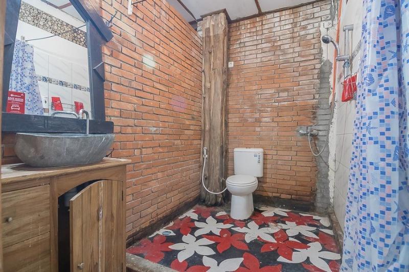 Reddoorz Near Rumah Sakit Wirosaban Salakan Ngoại thất bức ảnh